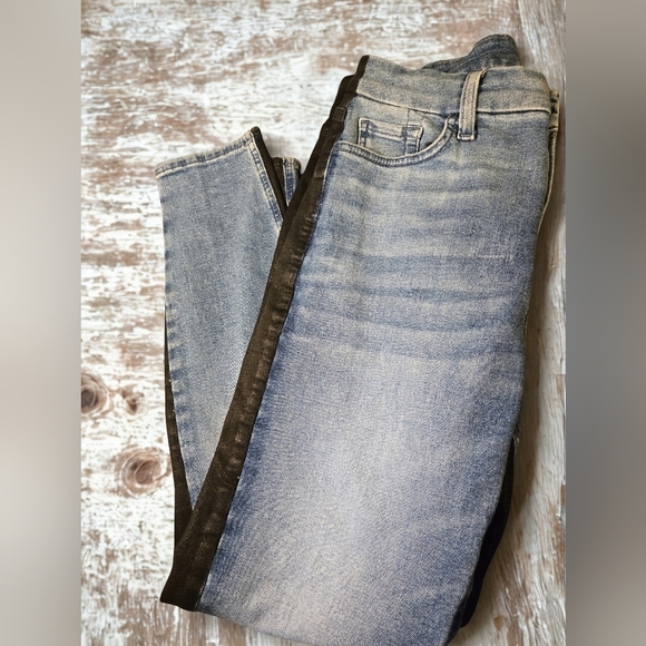 7 For All Mankind Women's High Rise Skinny Fit ankle Jean Front Black Back - Picture 4 of 8